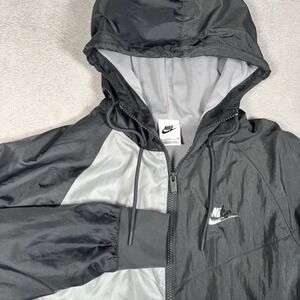 Nike‎ Sportswear Sport Essentials+ Windrunner Jacket Men's Small DD4849-060-EUC